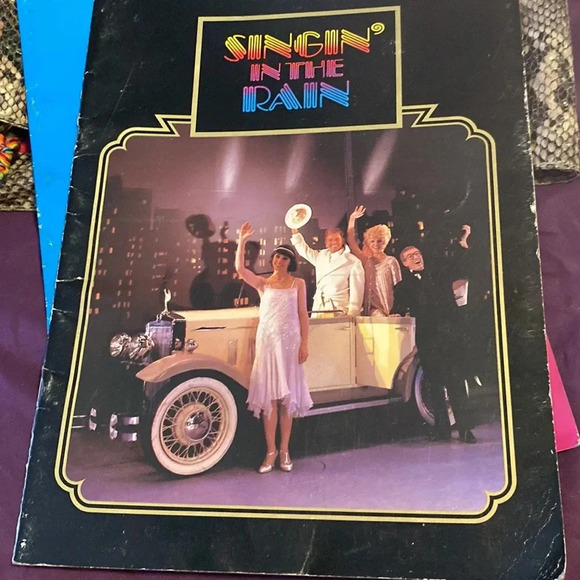 Singin' in the Rain Souvenir Book London Palladium 1983 Starring Tommy Steele - Picture 3 of 16